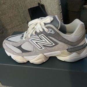 New Balance 9060 BRAND NEW size 6.5/5